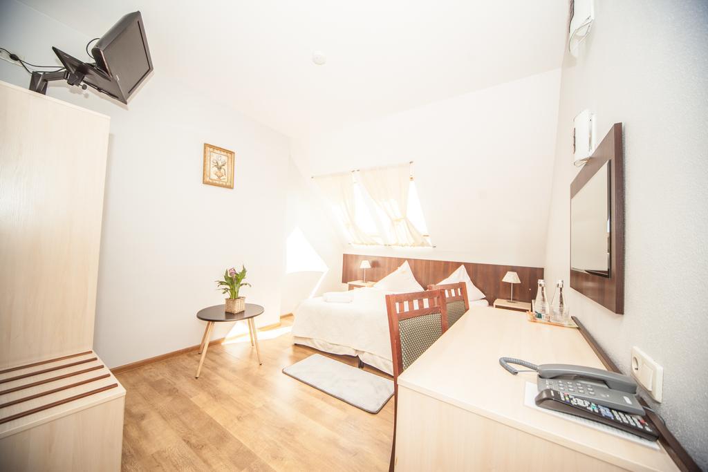 Hotel Ada Wiekszyce Ngoại thất bức ảnh