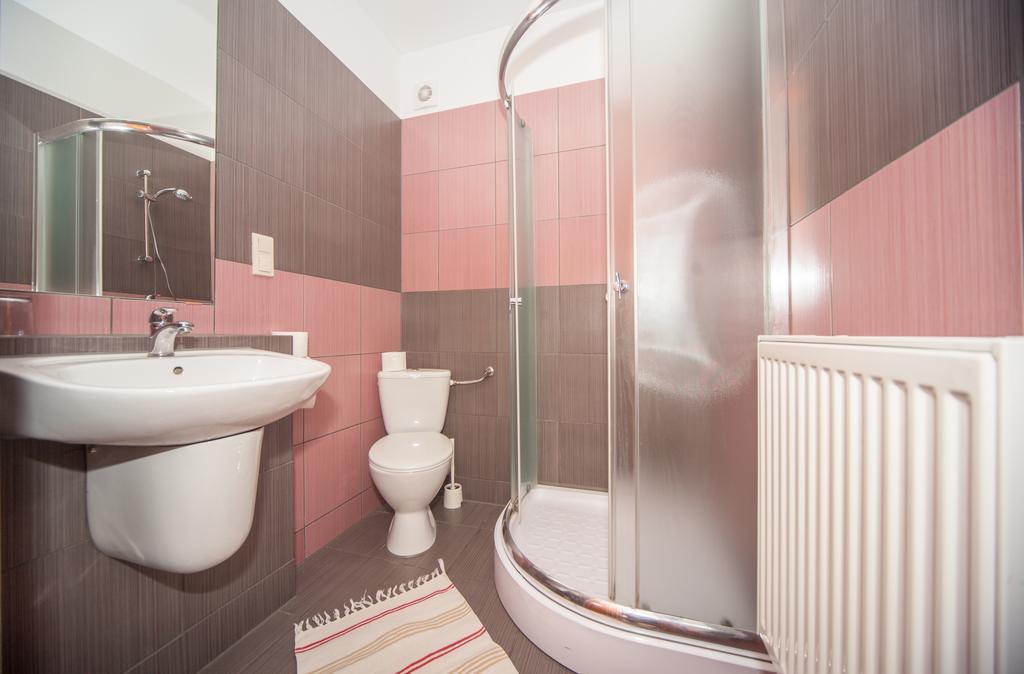 Hotel Ada Wiekszyce Ngoại thất bức ảnh